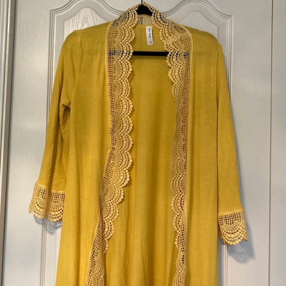 BNWOT Med. Mustard 3/4 sleeve lace long cardigan duster. - Picture 2 of 6